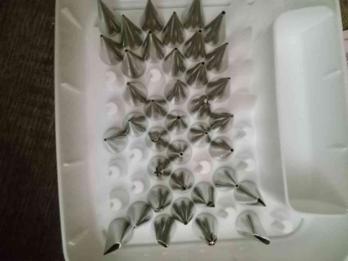 cake decorating  items