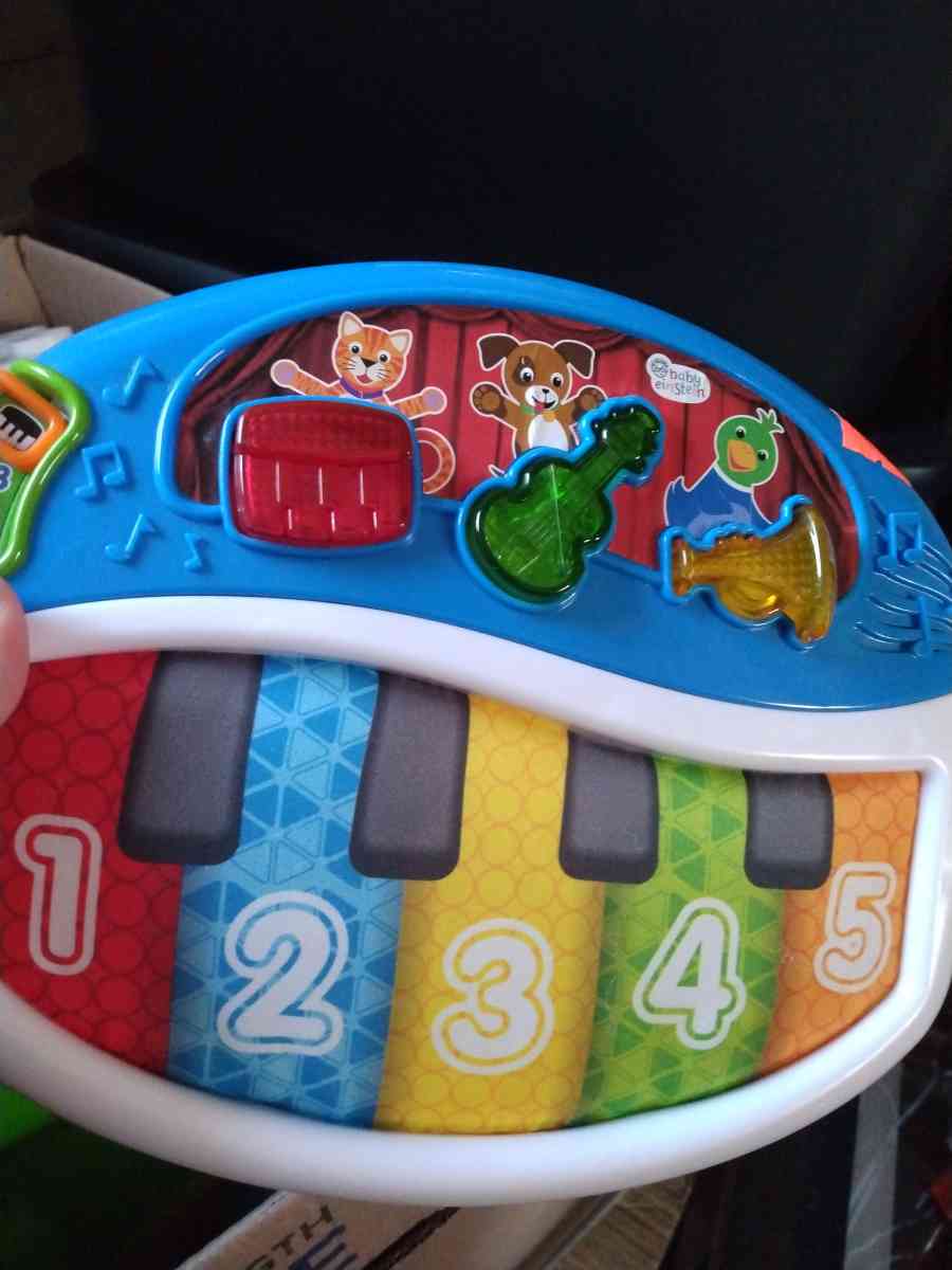 toy piano