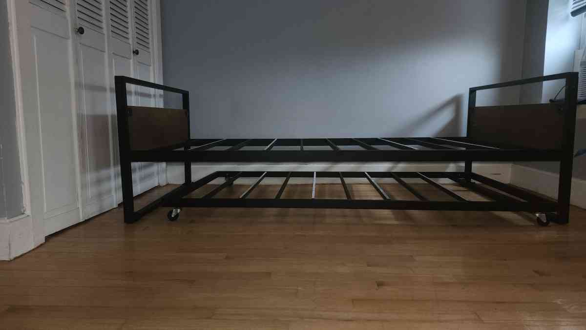 Twin Bamboo Wood Antique Metal Daybed with Trundle