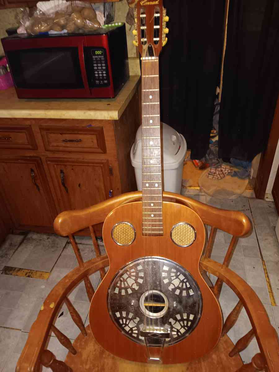 comrad resonator guitar