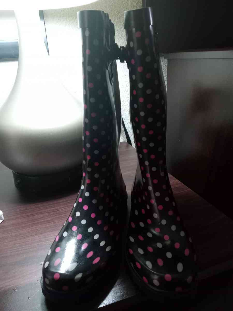 women rain boots