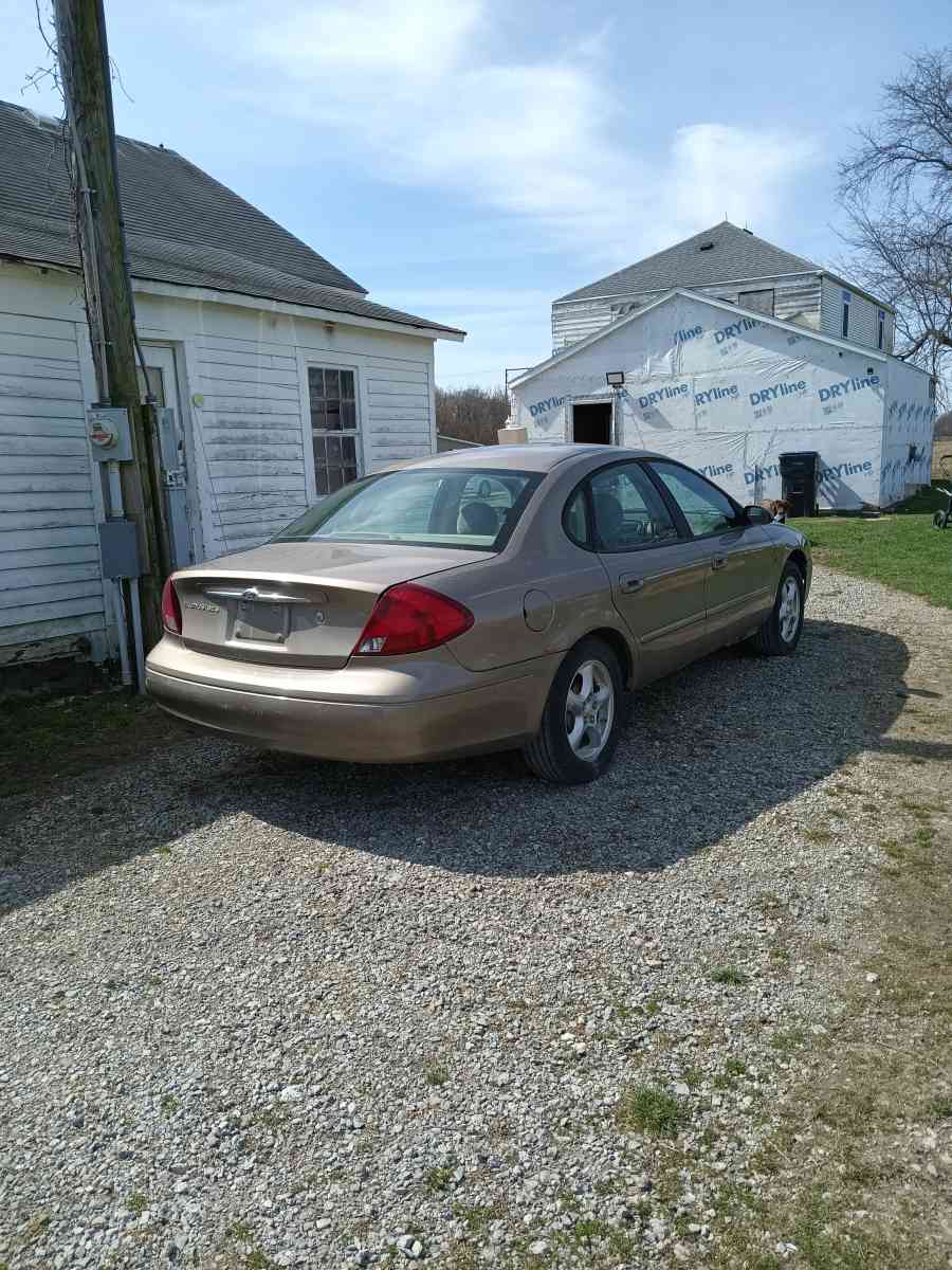 2002 Ford Taurus