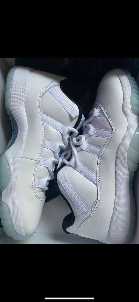 Low legend blues Jordan 11s