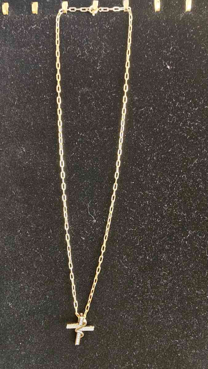 neckless with pedant