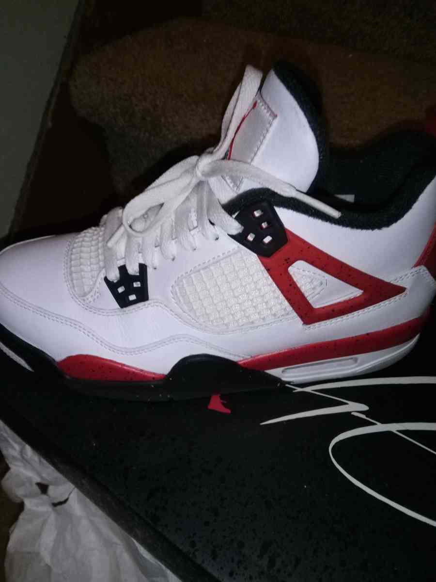 Jordan retro 4s
