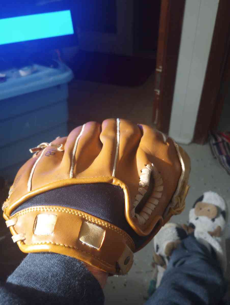 Louisville slugger baseball glove size 125