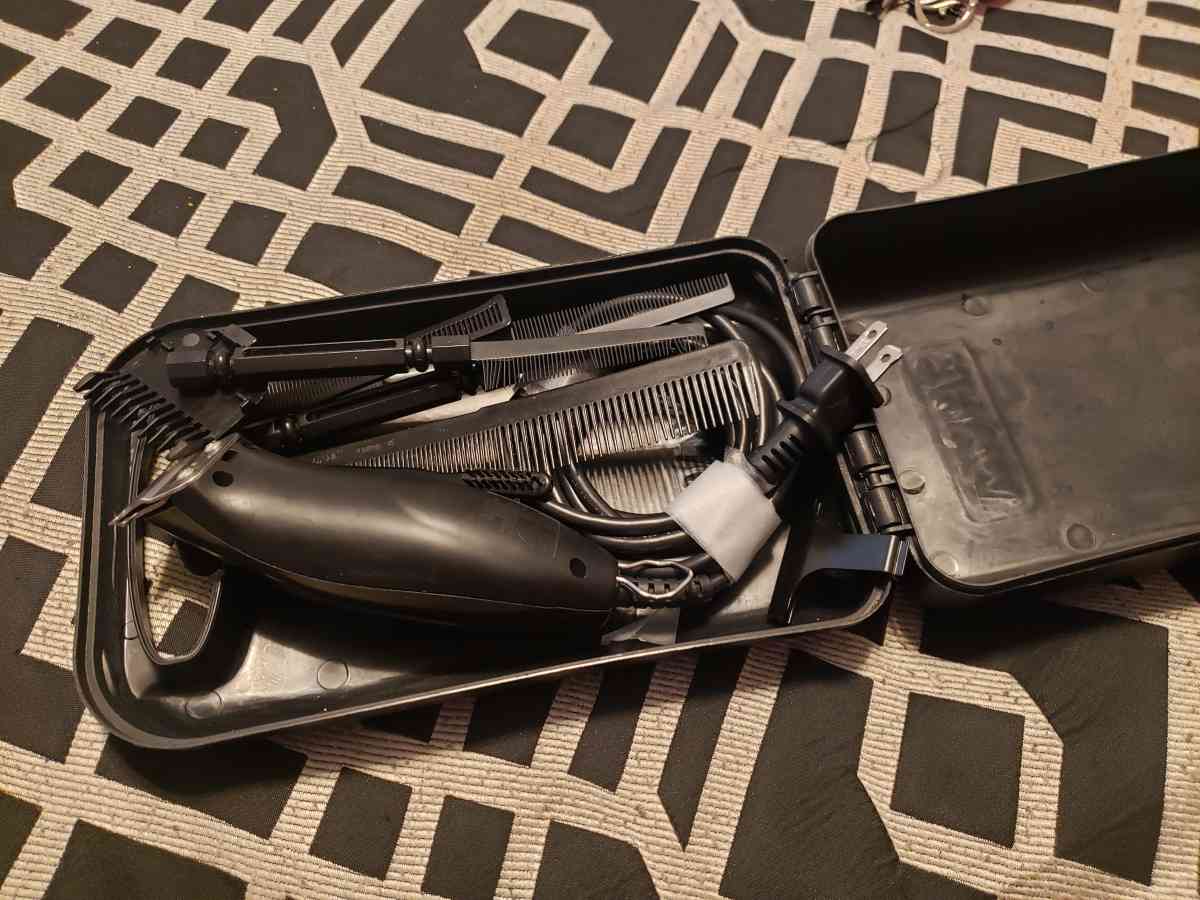 All Black Andis Pivot Pro