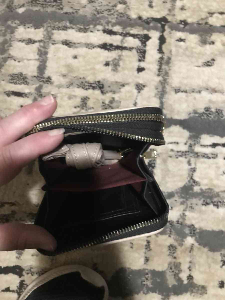 womans crossbody purse