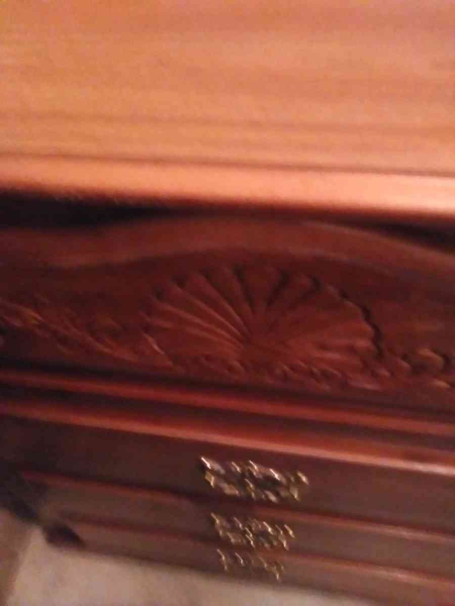 dresser and recliner 4 cherry wood dining chairs