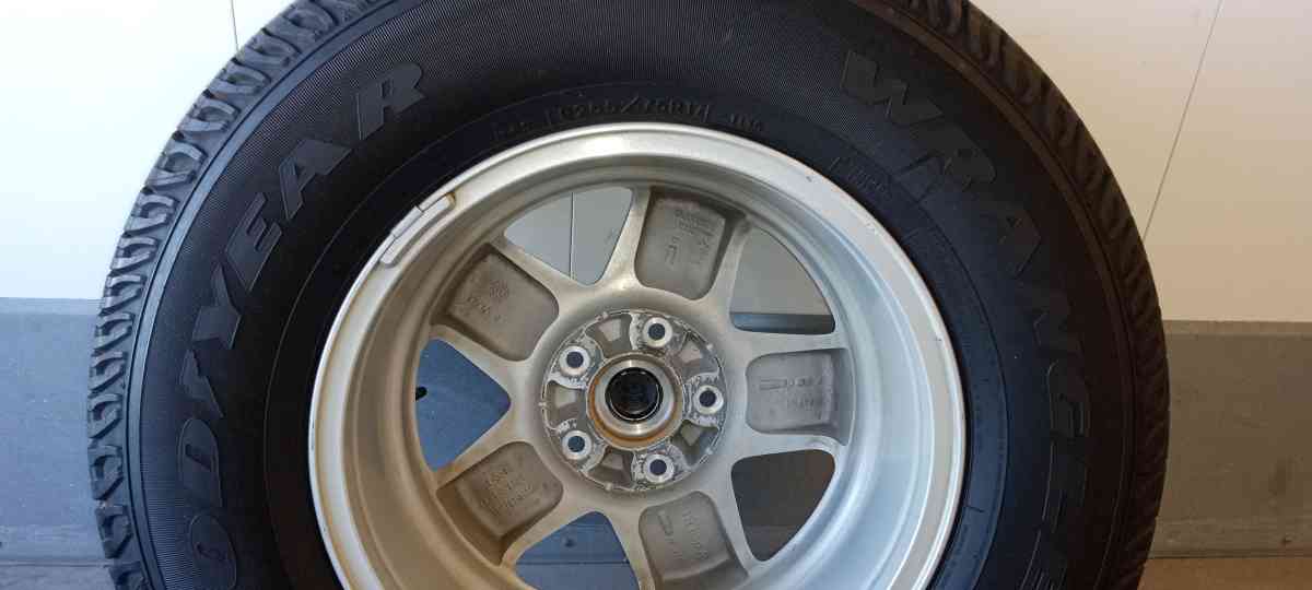 the tire rim R17 for the jeep whangler 2011
