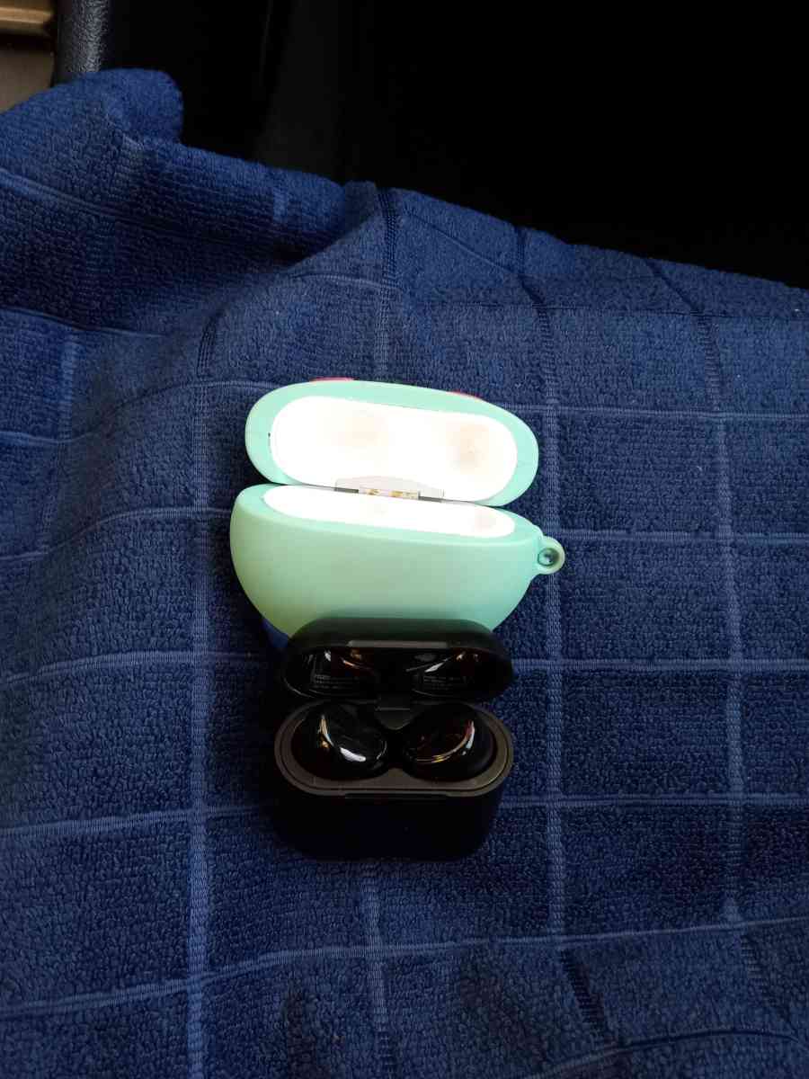 the earbuds case good sound  TOZZO Free one case