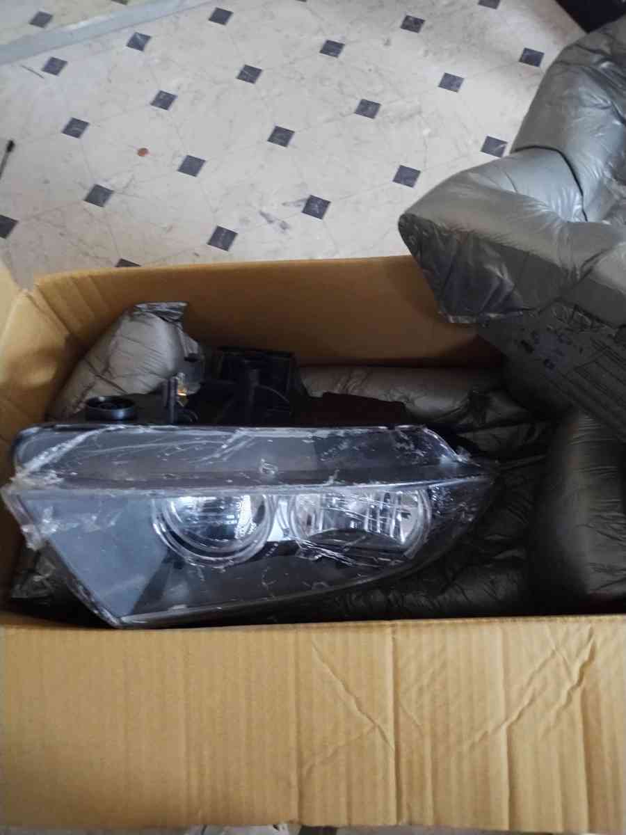 2011 BMW right side headlight