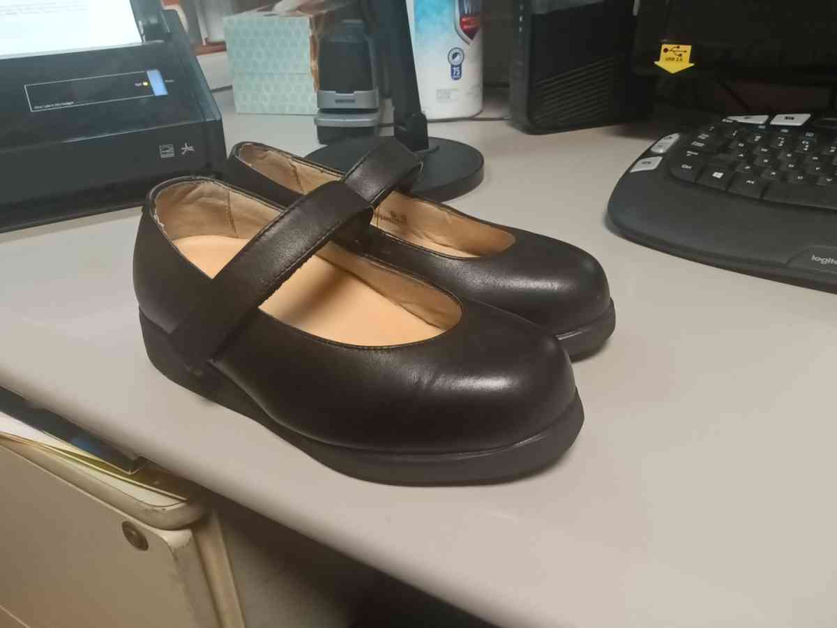 womens Ortho feet black