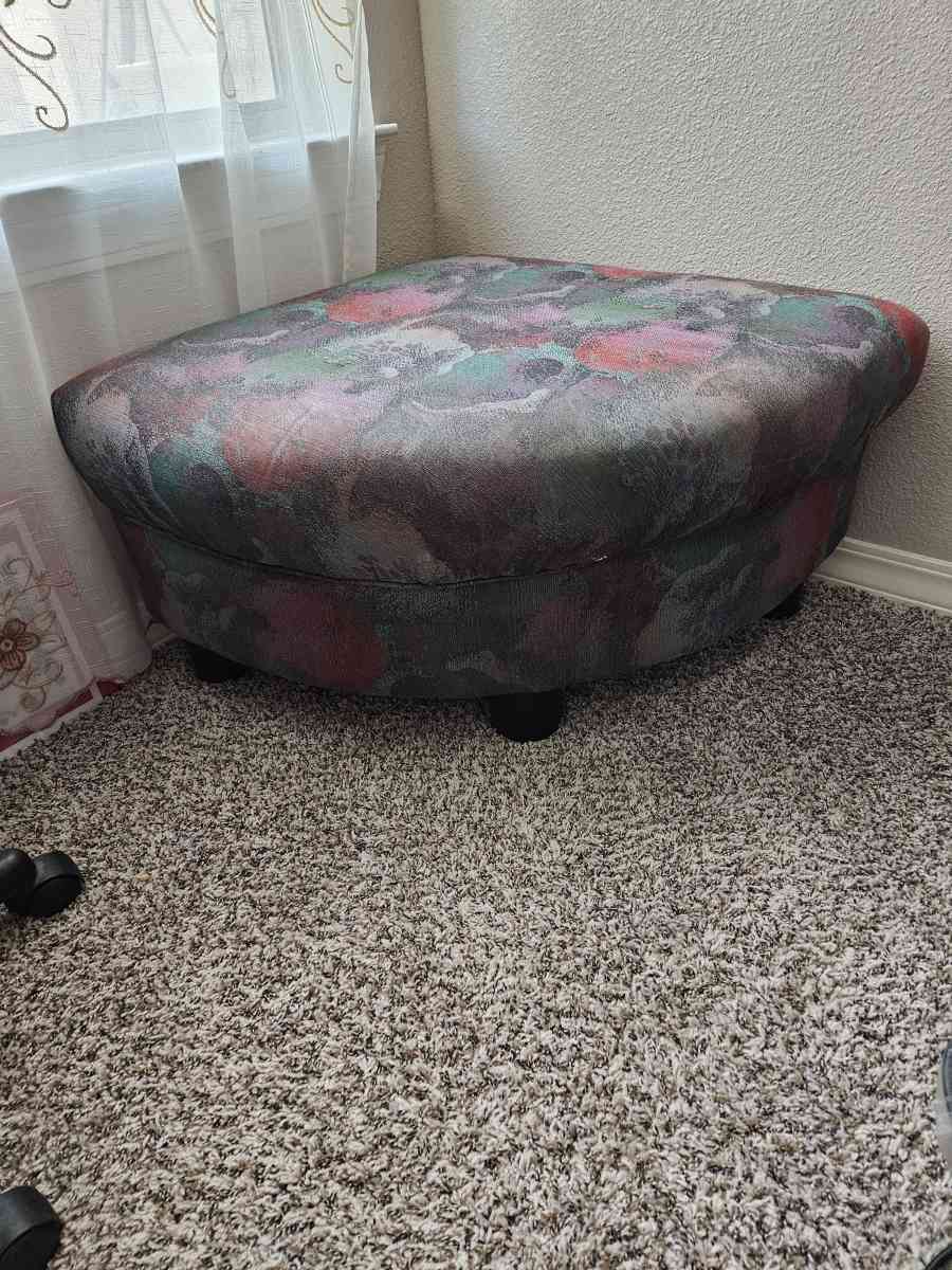 vintage corner seat floral