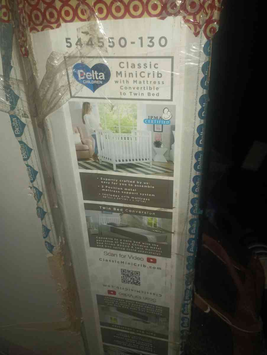 baby crib