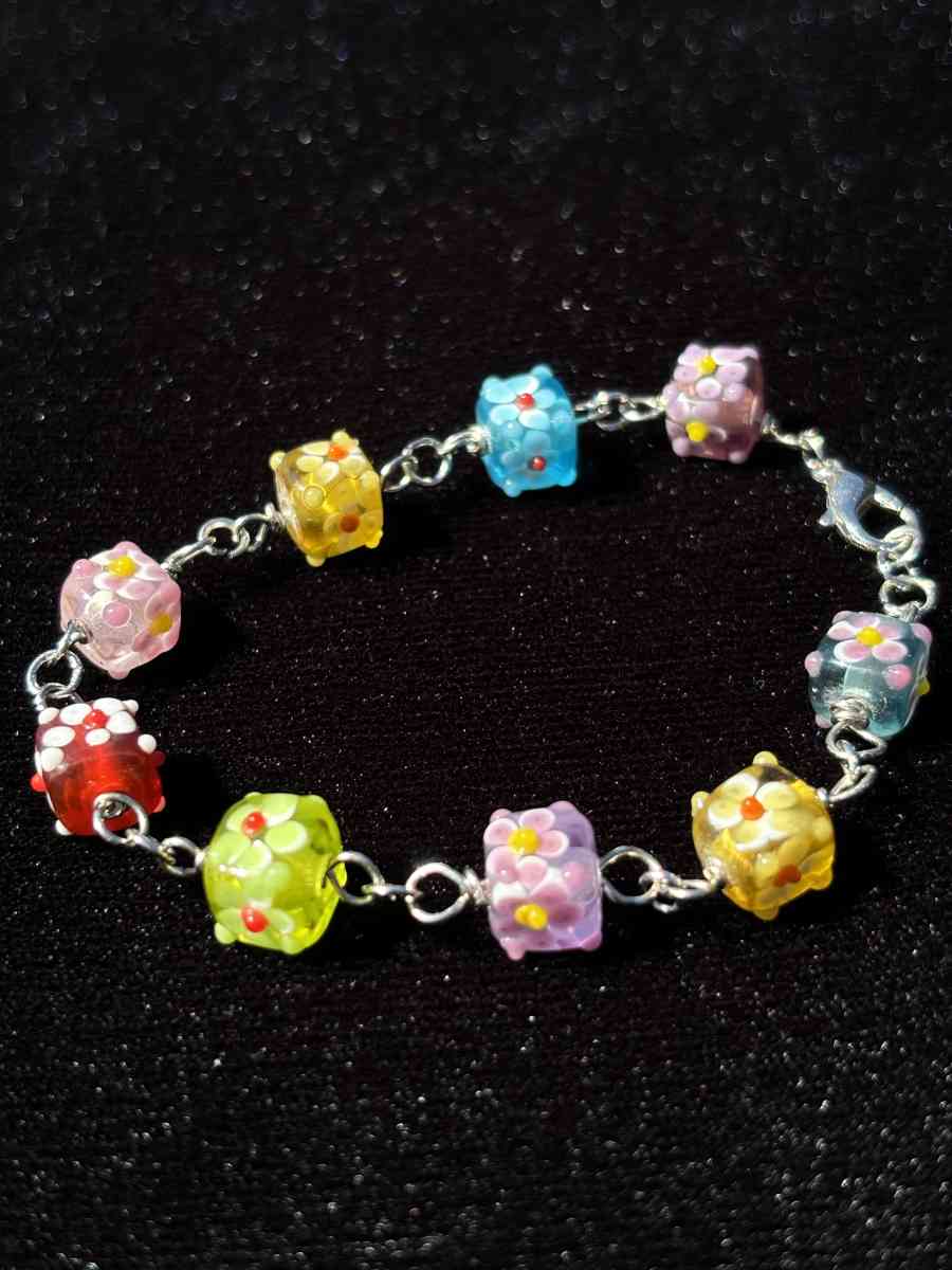 Handmade textured glass beaded bracelet