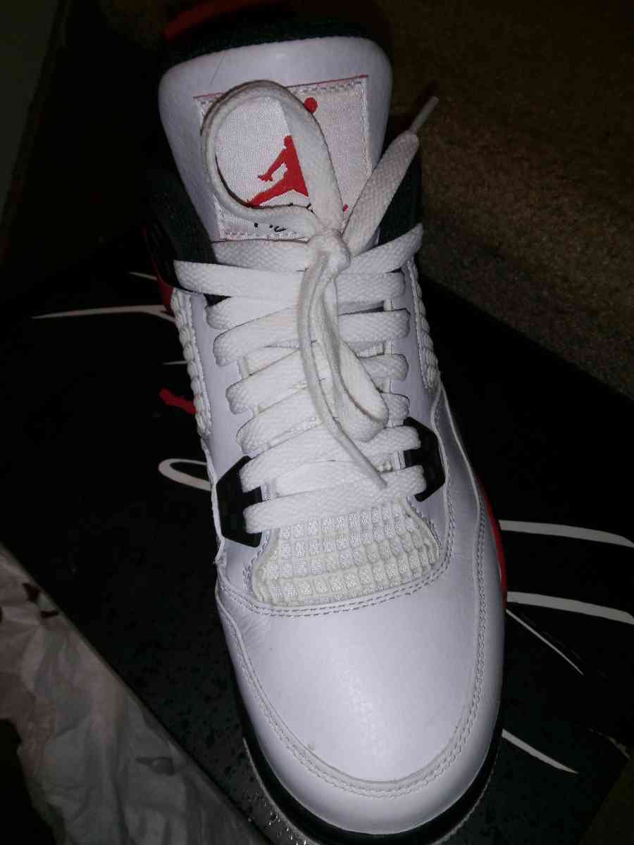 Jordan retro 4s