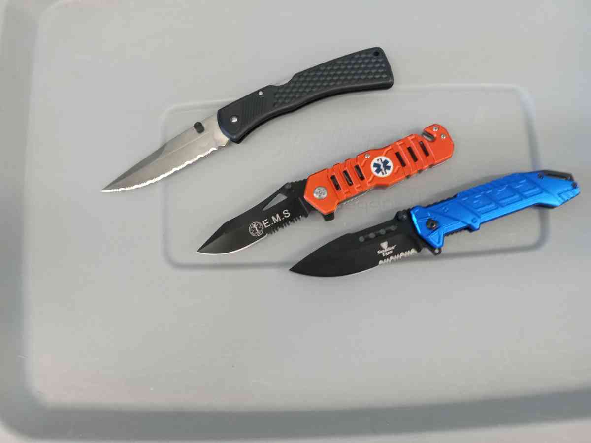 the 3 knives for campy and first aid new