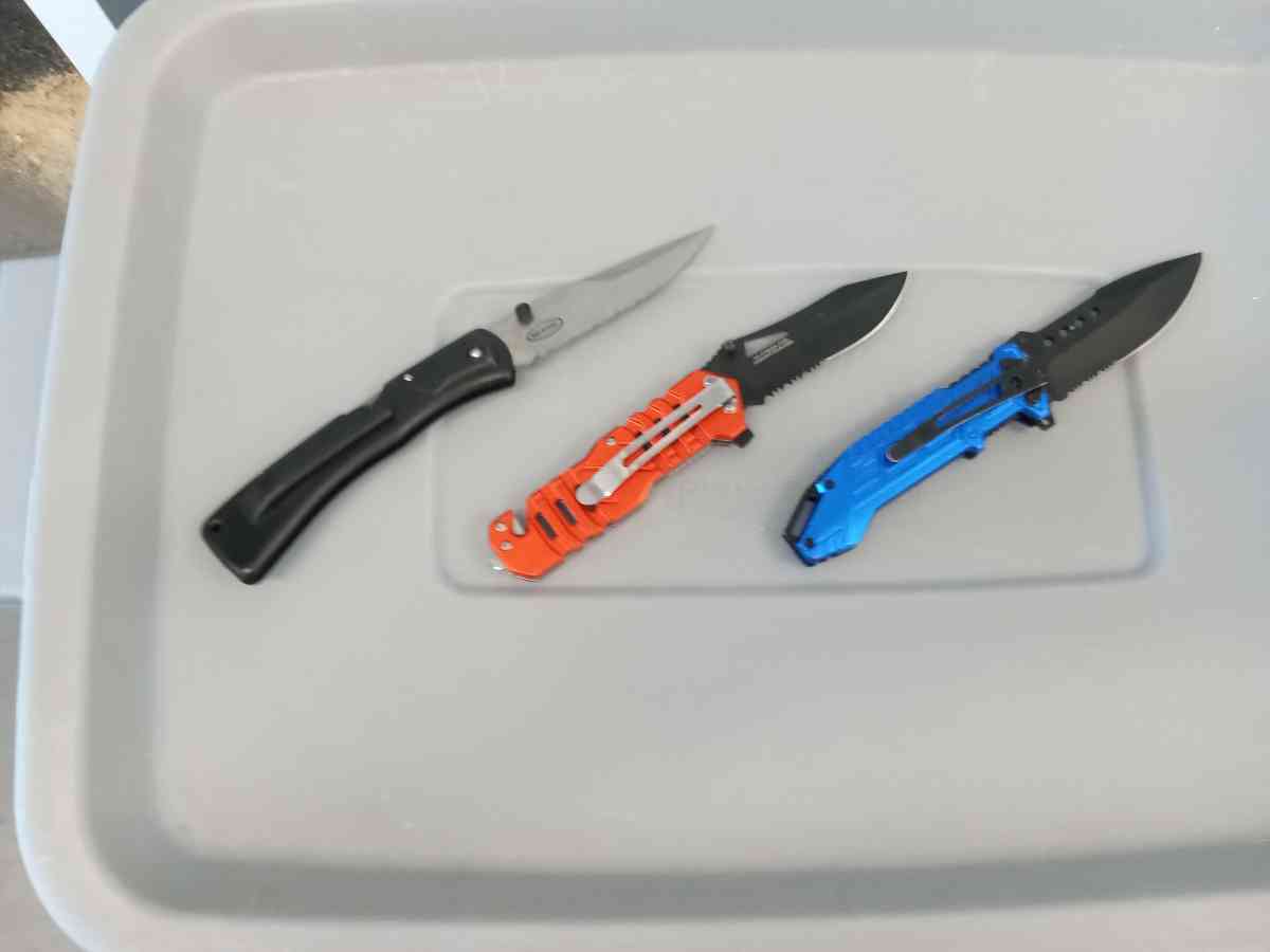 the 3 knives for campy and first aid new