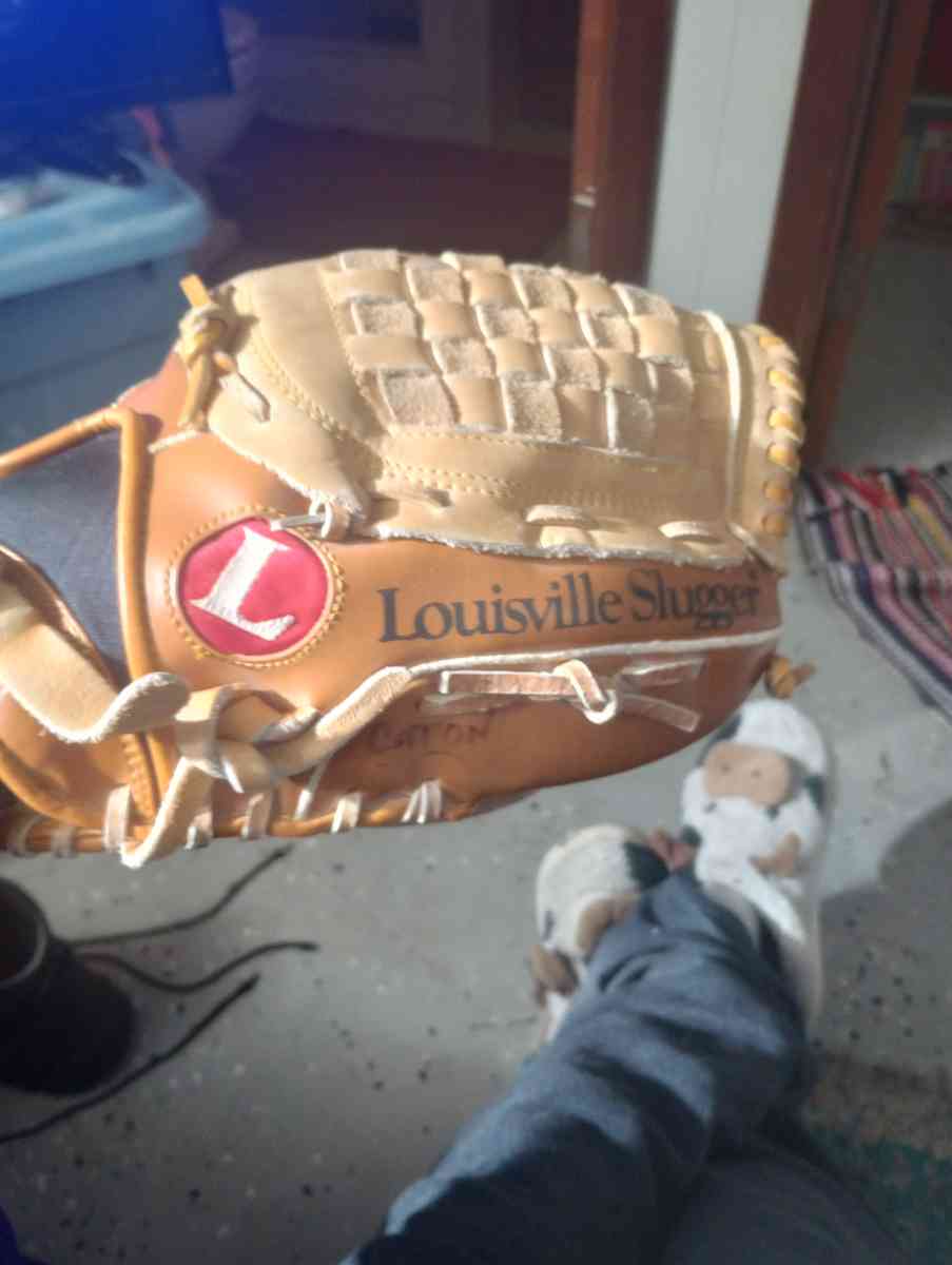 Louisville slugger baseball glove size 125
