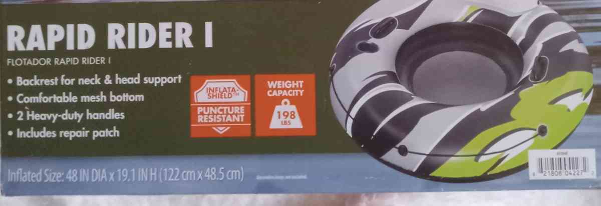 NIB INTERTUBE WITH NWT BEACHTOWEL