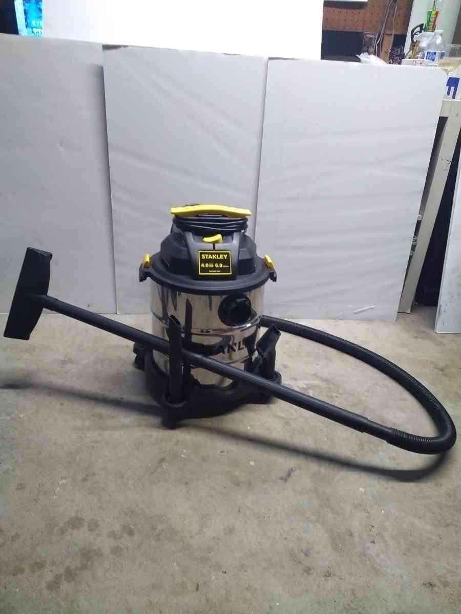 STANLEY 40 HP 6 GALLON
