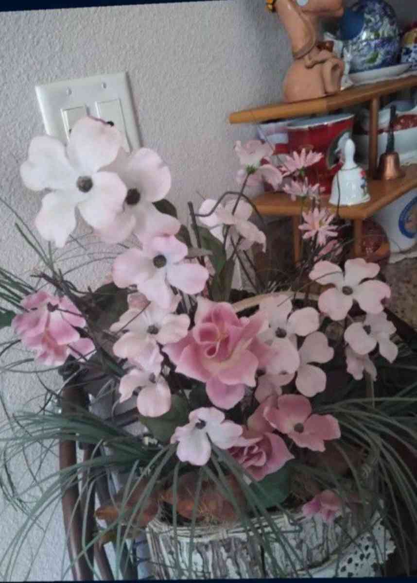 vintage 80s basket of flowers