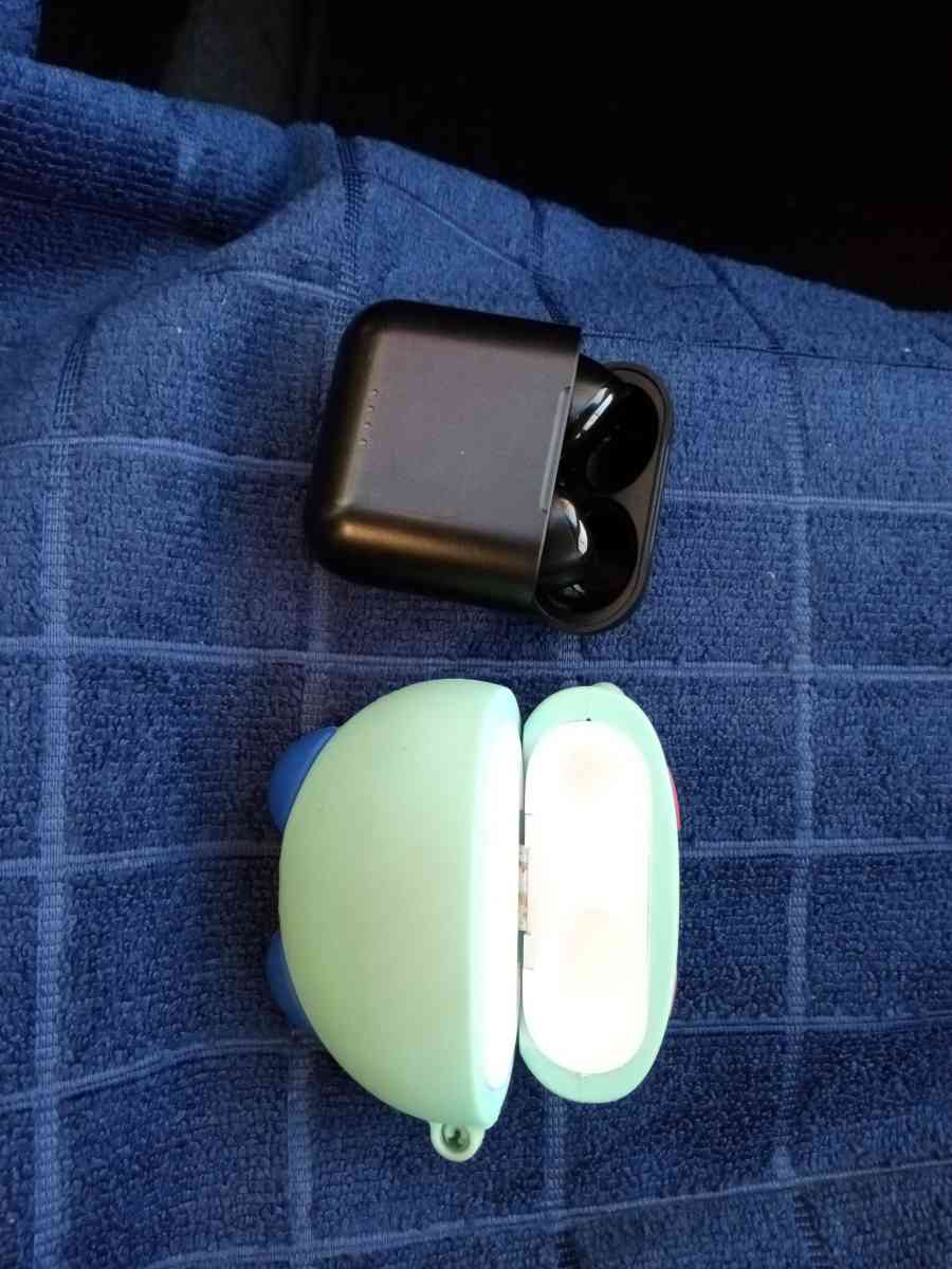 the earbuds case good sound  TOZZO Free one case