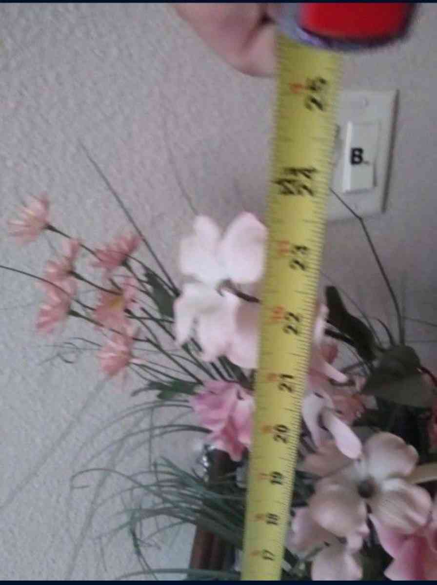 vintage 80s basket of flowers