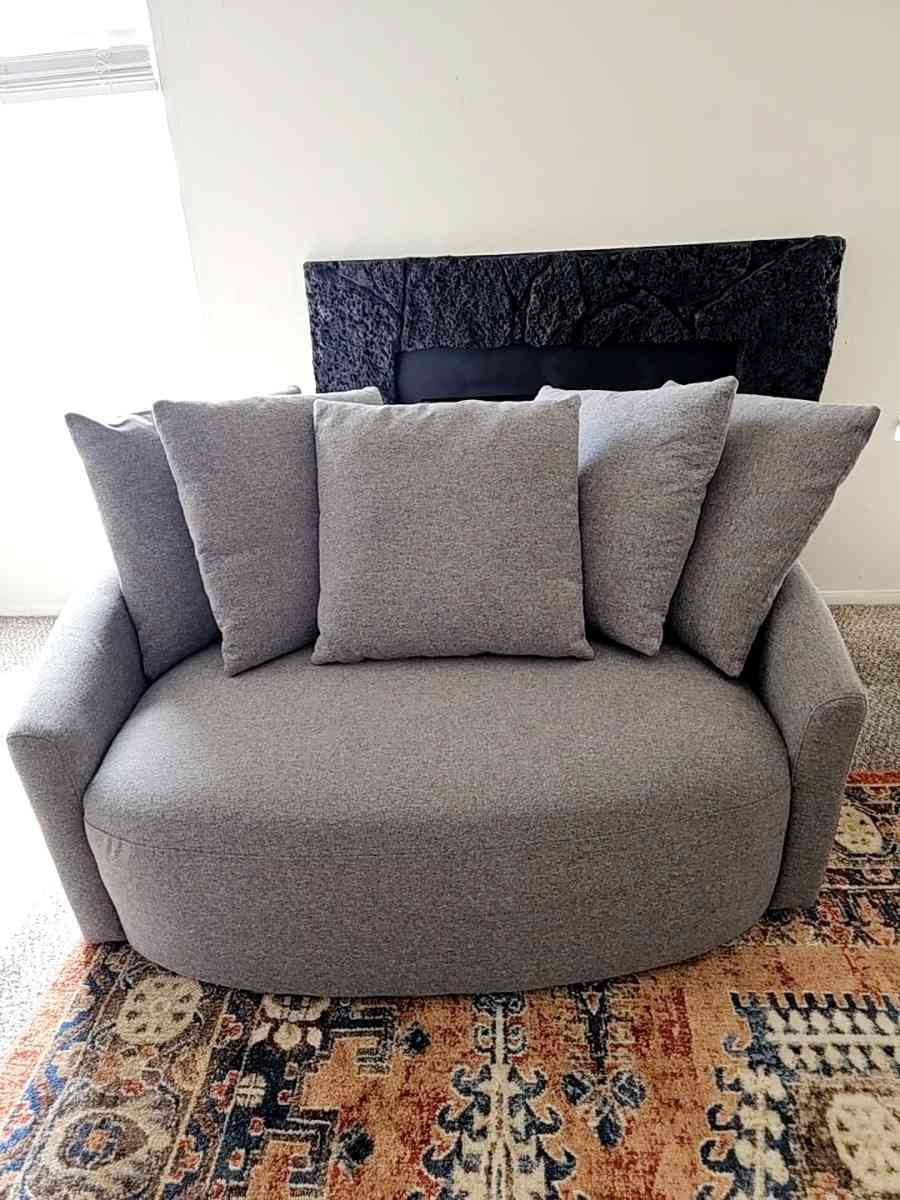 Swivel loveseat