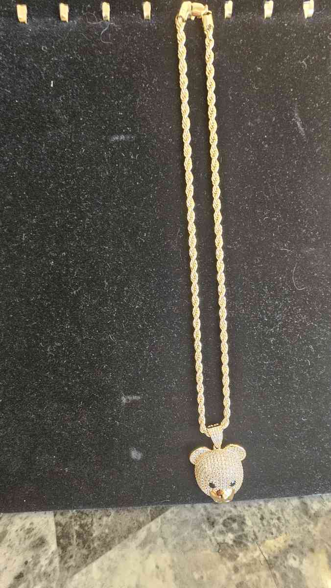 neckless with pedant 18 inch