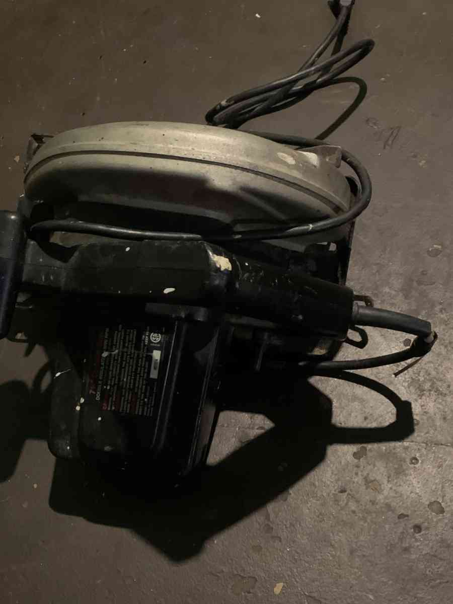 Craftsman circular saw  7 and 1 4th 120v