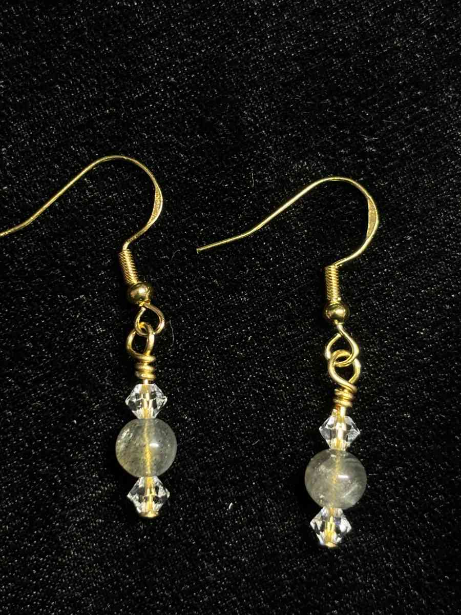 Arctic moon earrings in gold