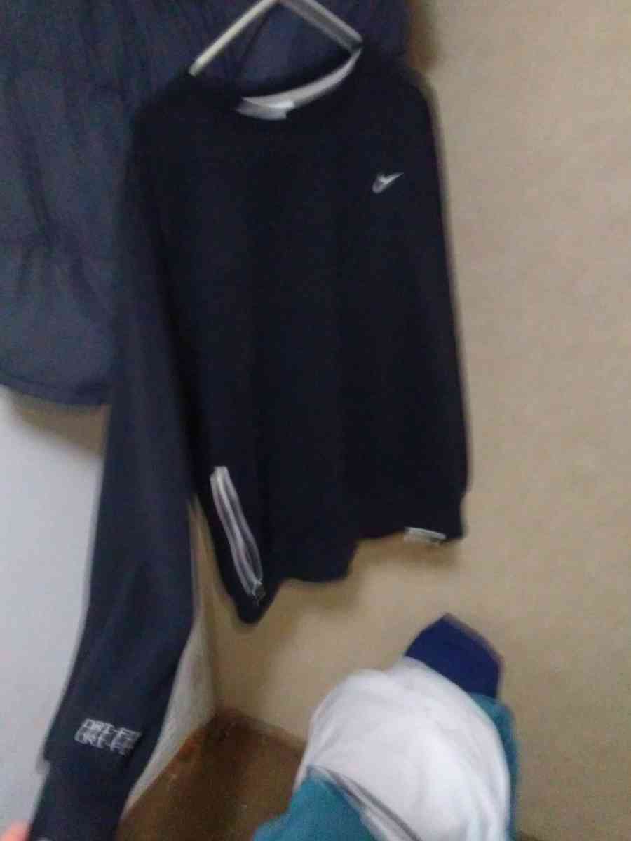 mens Nike large sweater DriFit