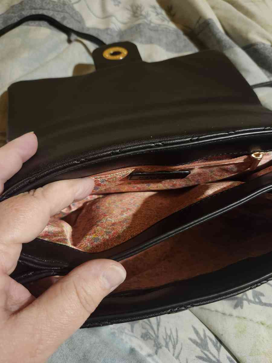 Black quilted design crossbody