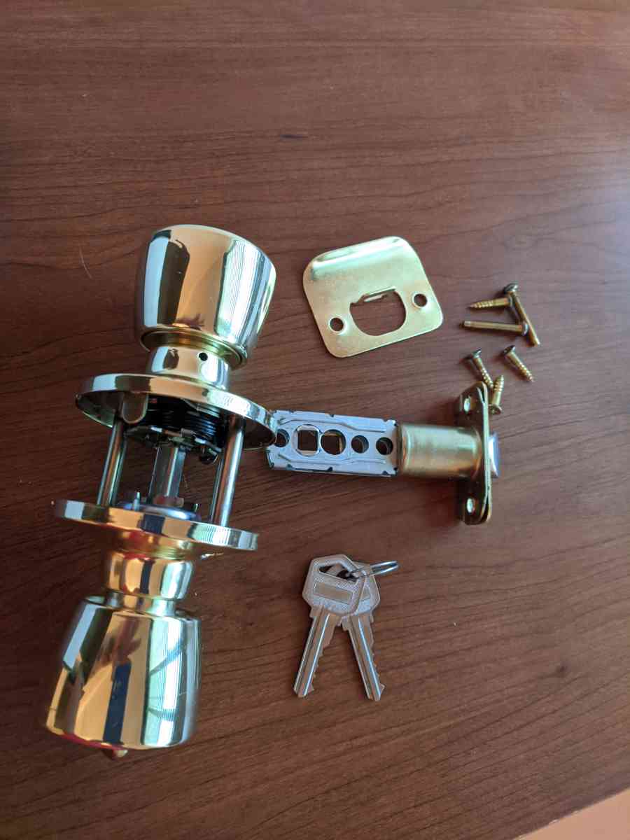 Complete Keyed Entery Doorknob set