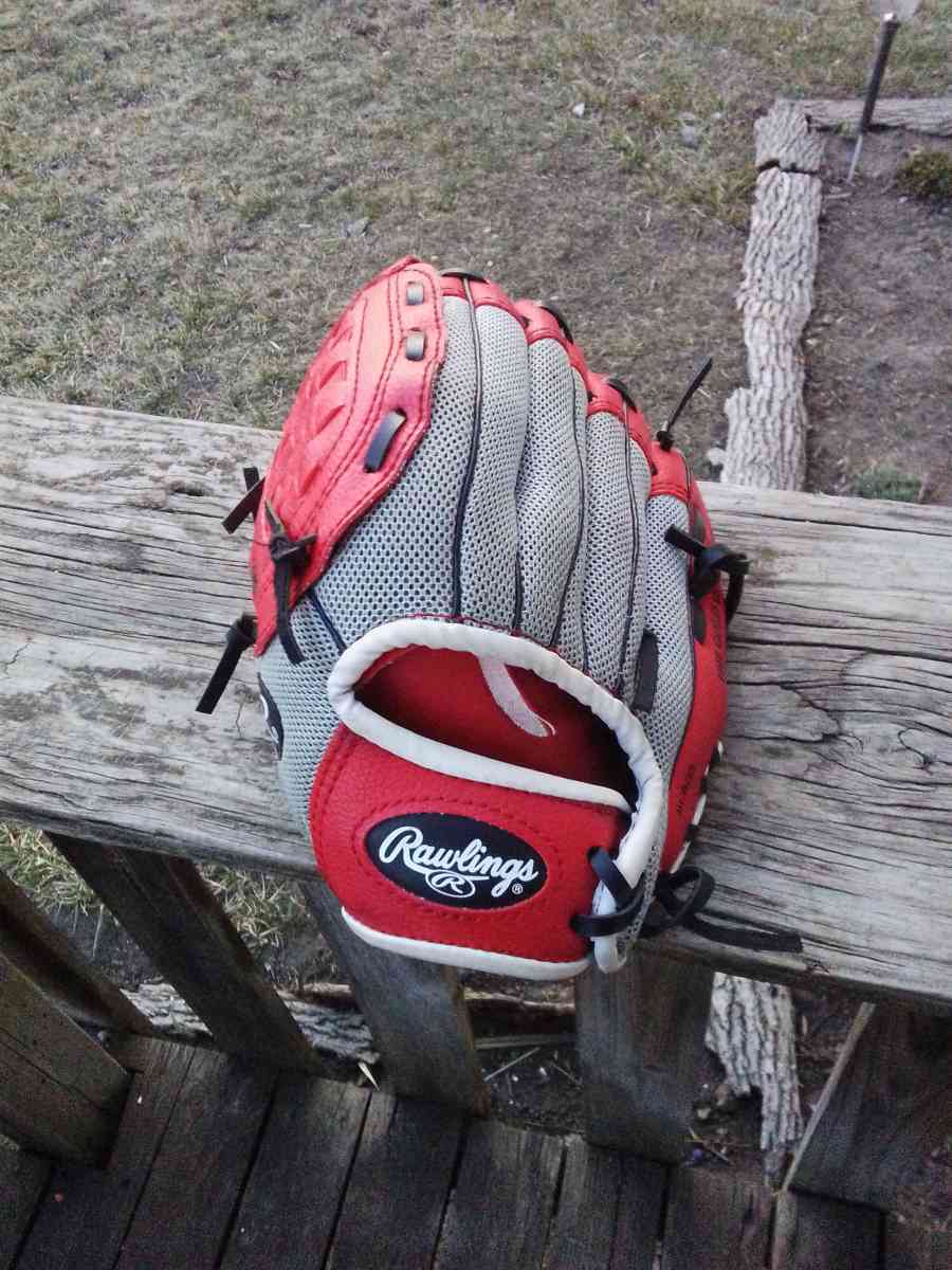Boys Sz3 10 baseball glove Rawlings