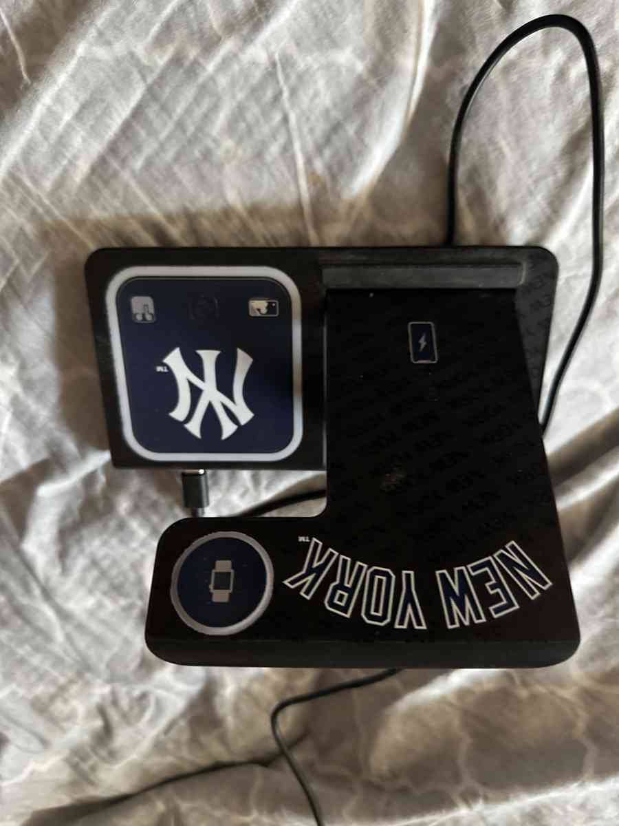 New York Yankeees wireless charger