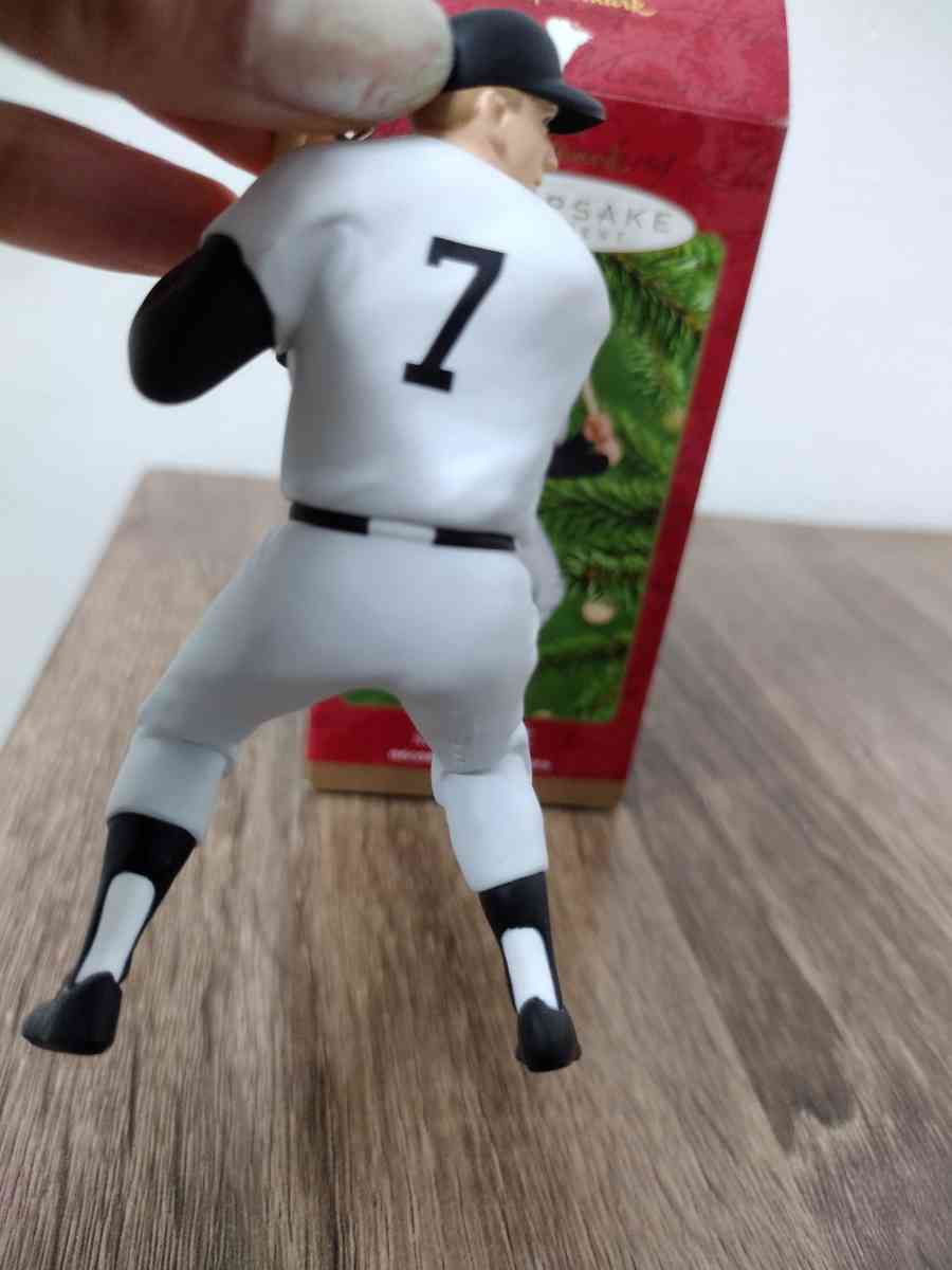 Mickey Mantle NY Yankees Hallmark Keepsake Ornament QXI6804