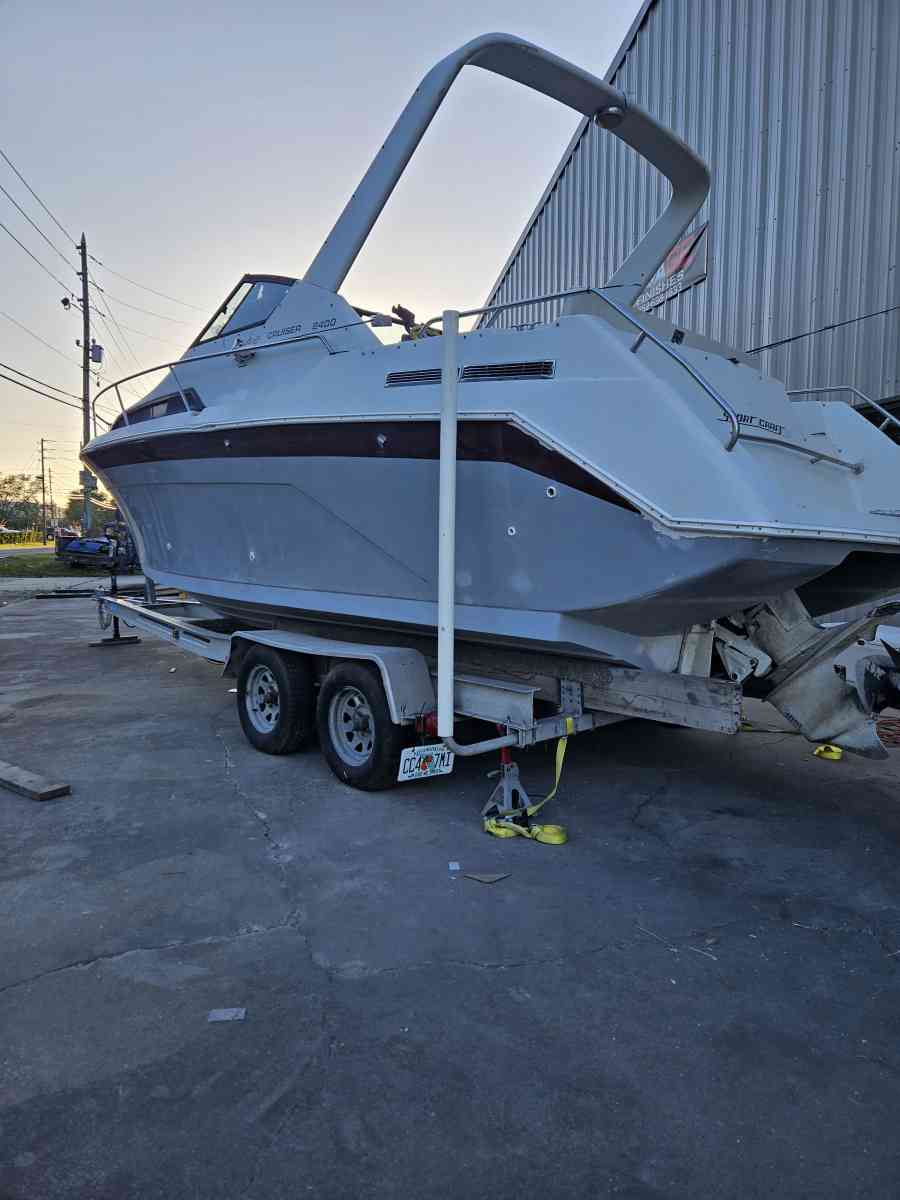 89 SportCraft Avanza Volvo penta dual prop engine
