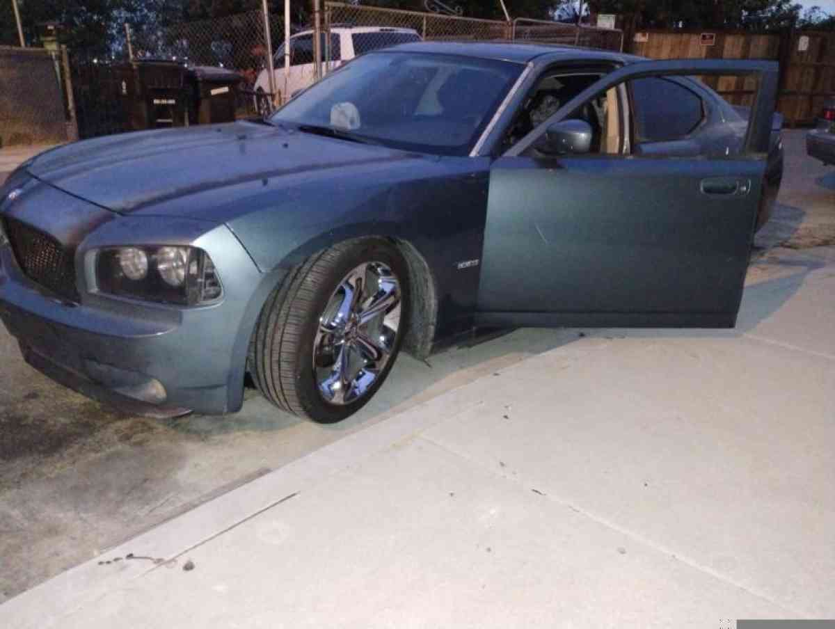 Dodge Charger 06