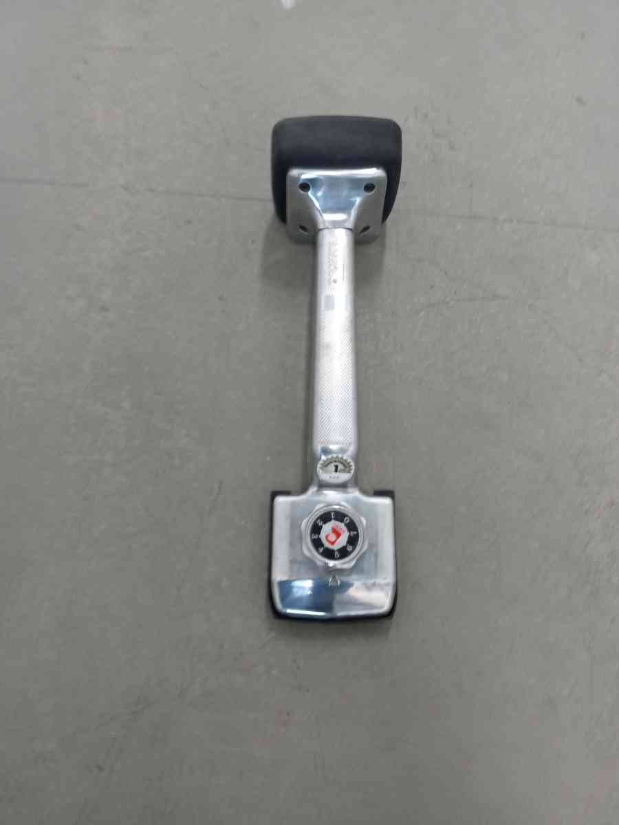 the 10  412 knees kicker ROBERTS for installation of carpet