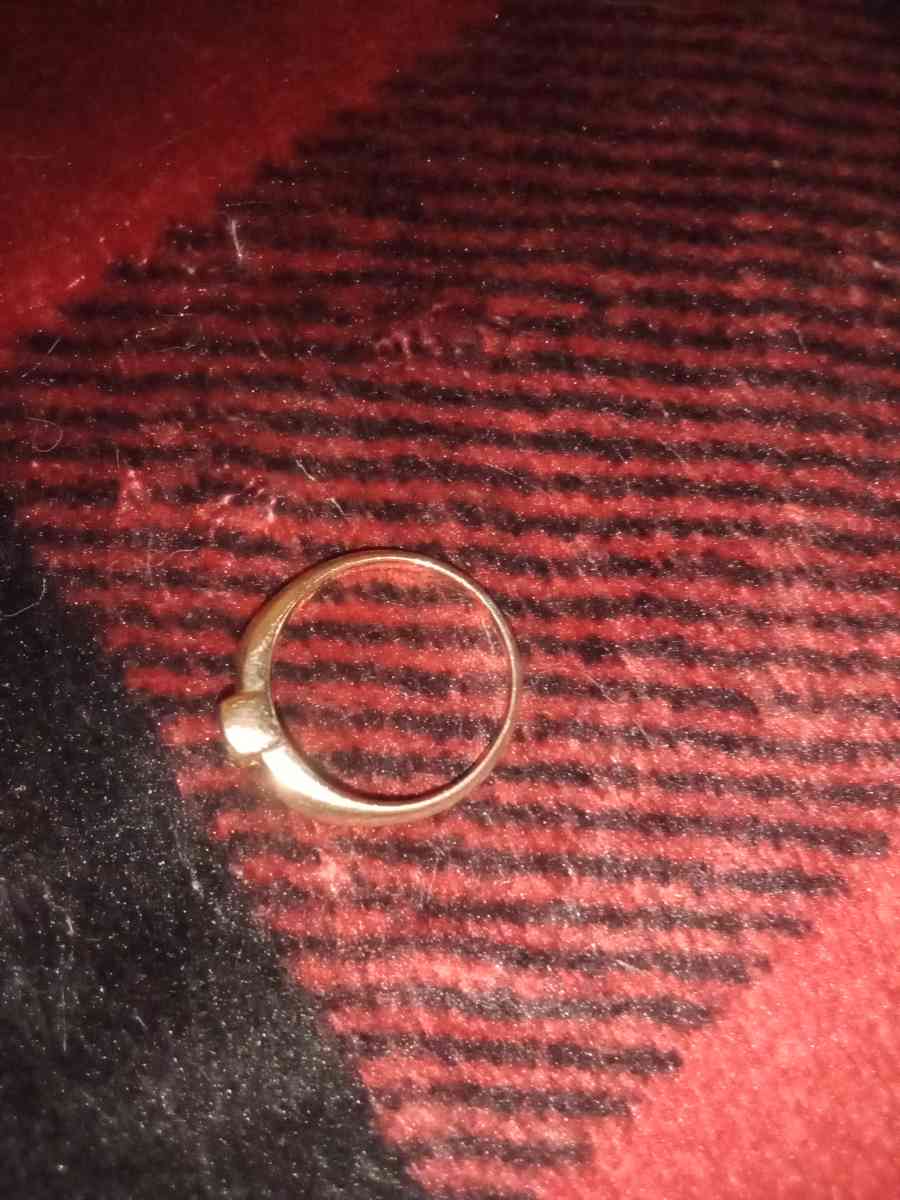 14 k gold topaz ring with fire blue gemstone