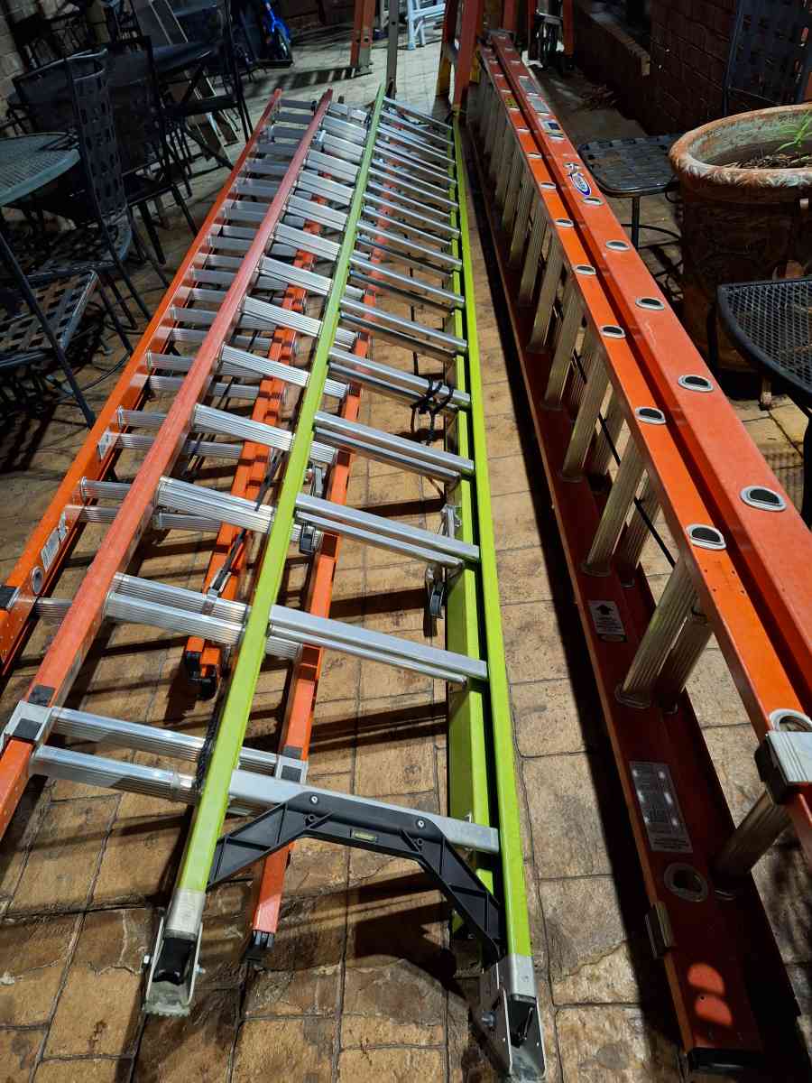 ladder 28ft good Condition New salen each  355