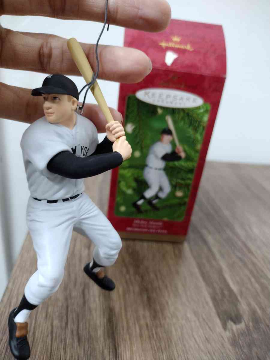 Mickey Mantle NY Yankees Hallmark Keepsake Ornament QXI6804