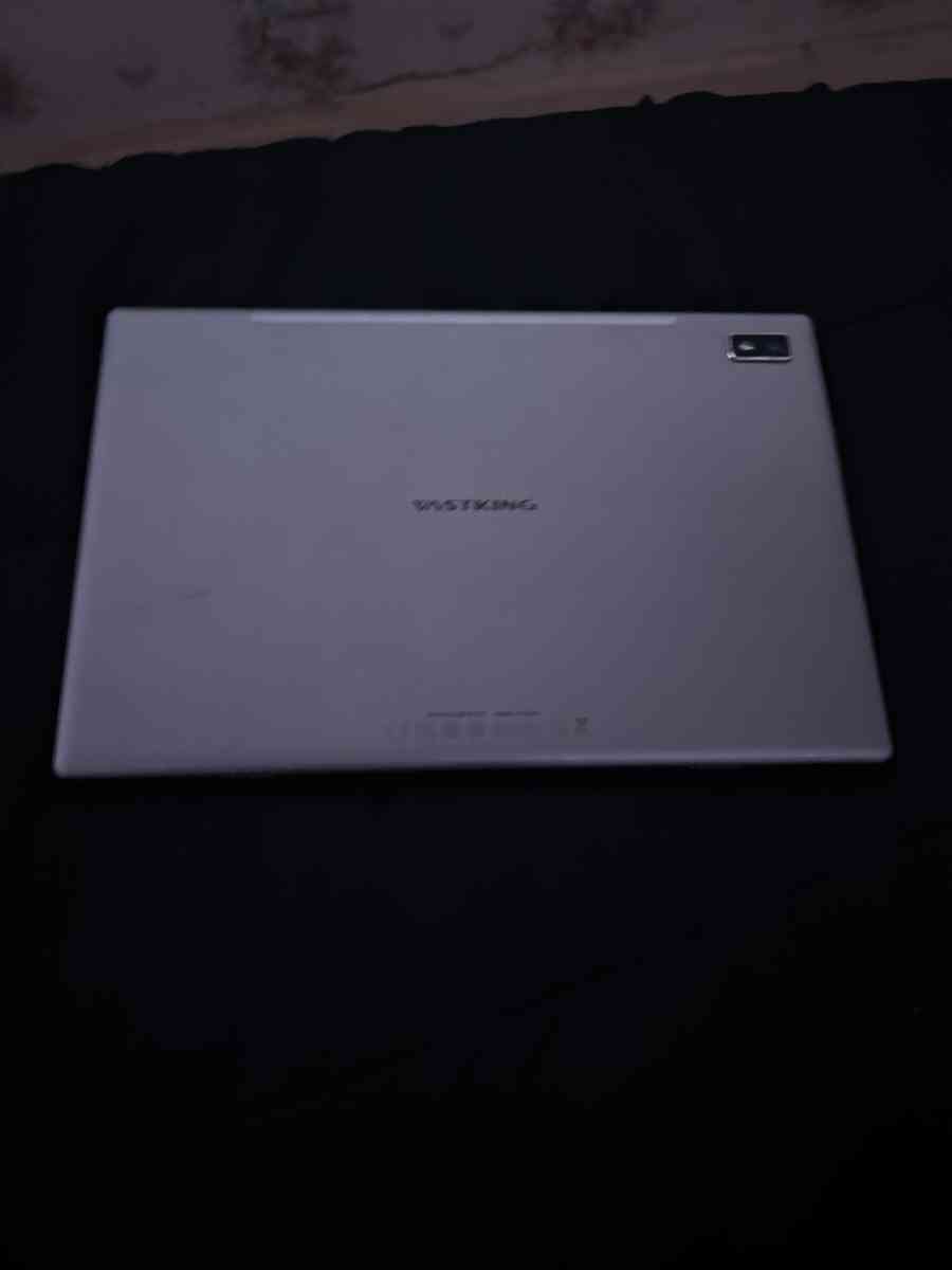 Tablet in good condition no scratches need a USB charger