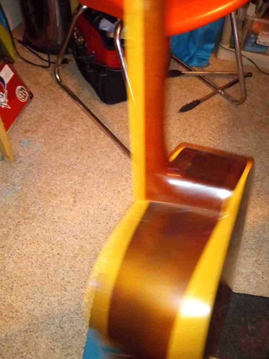 vintage Washburn 510n 6 string guitarvalued at 845have sppra