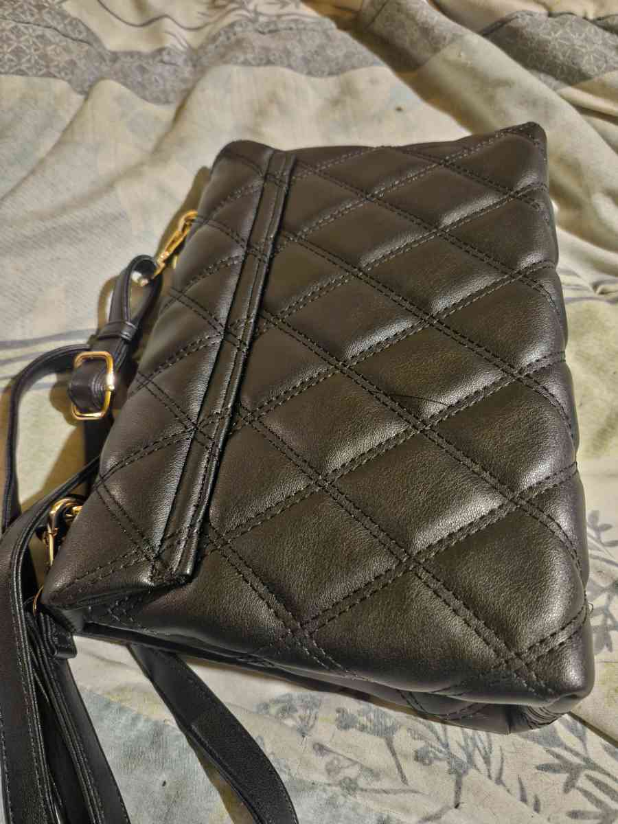 Black quilted design crossbody