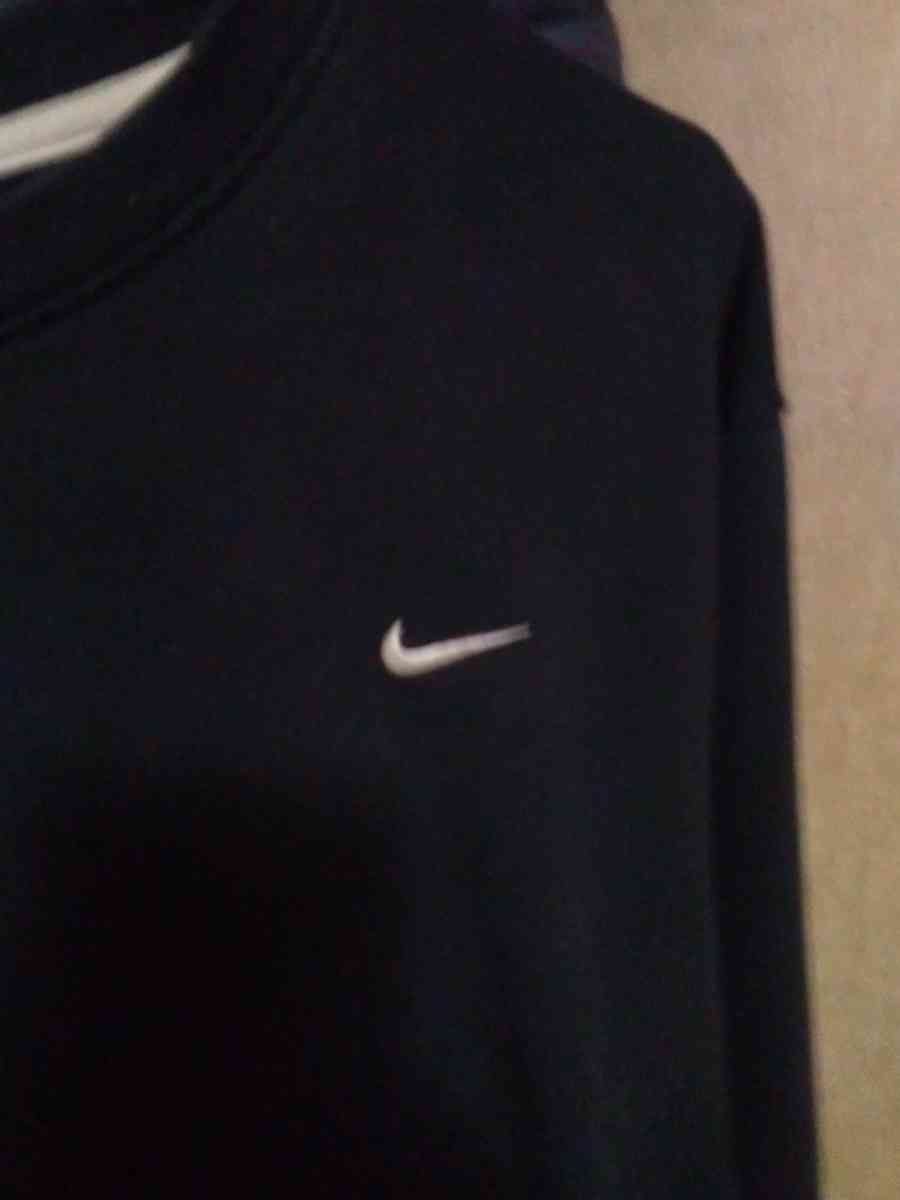 mens Nike large sweater DriFit