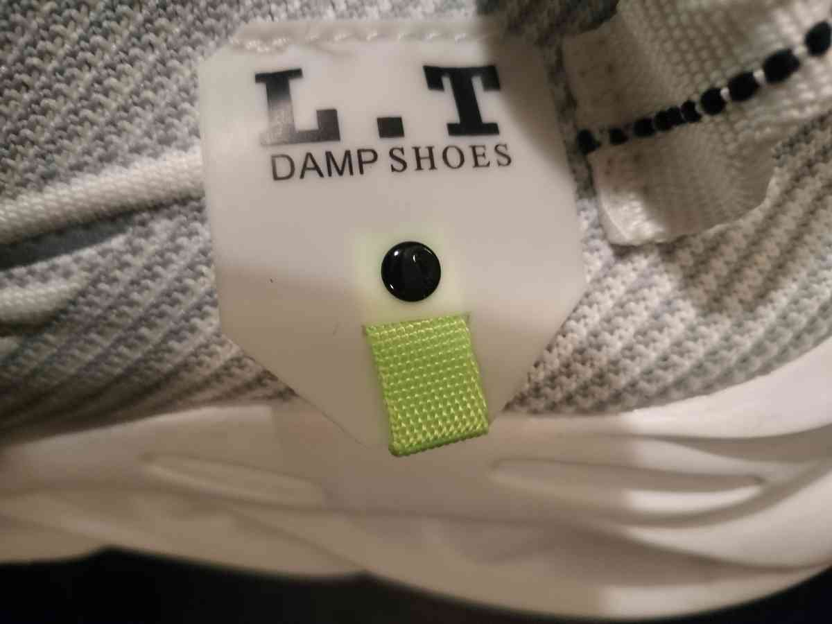 Ivory LT Damp Sneakers Size 9 Mens  Jogging Arcade Park